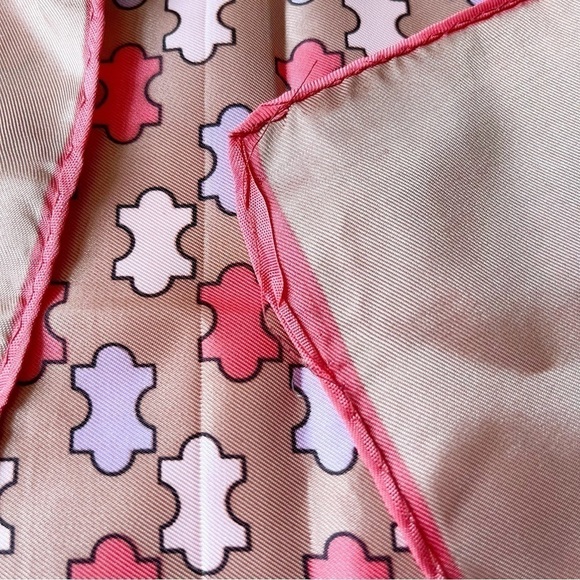 Vintage 70s Scarf Neckerchief 27” Square Puzzle Pieces Pink Lilac Tan - Picture 11 of 12